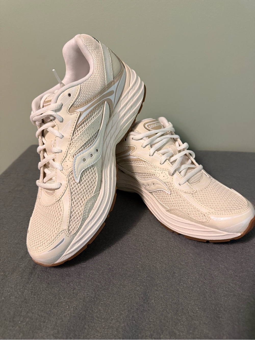 New Saucony Beige Athletic Running Shoes